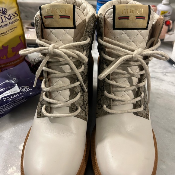 Selling Gucci boots size 10.5 ( runs a bit small i’m a 9.5 originally) - Picture 2 of 5